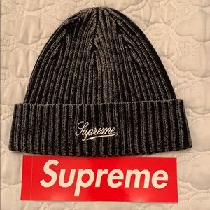 SOLD - NWT Supreme Beanie